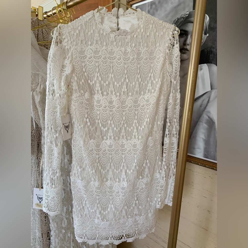 Daughters of Simone - Crochet Lace Open Back Mini Dress Size M(4-6)